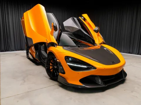 Orange 2018 McLaren 720S Luxury for sale in New Albany, IN