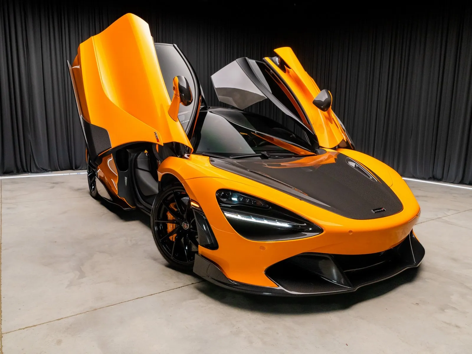 Orange 2018 McLaren 720S Luxury for sale in New Albany, IN