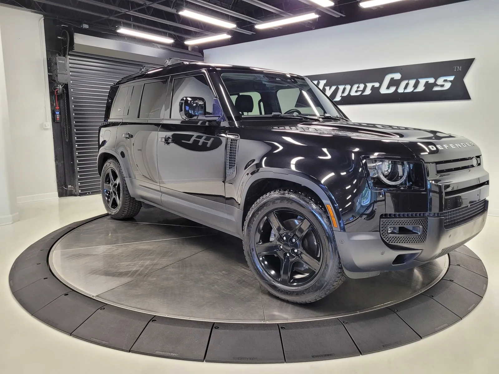 Black 2020 Land Rover Defender 110 SE for sale in New Albany, IN