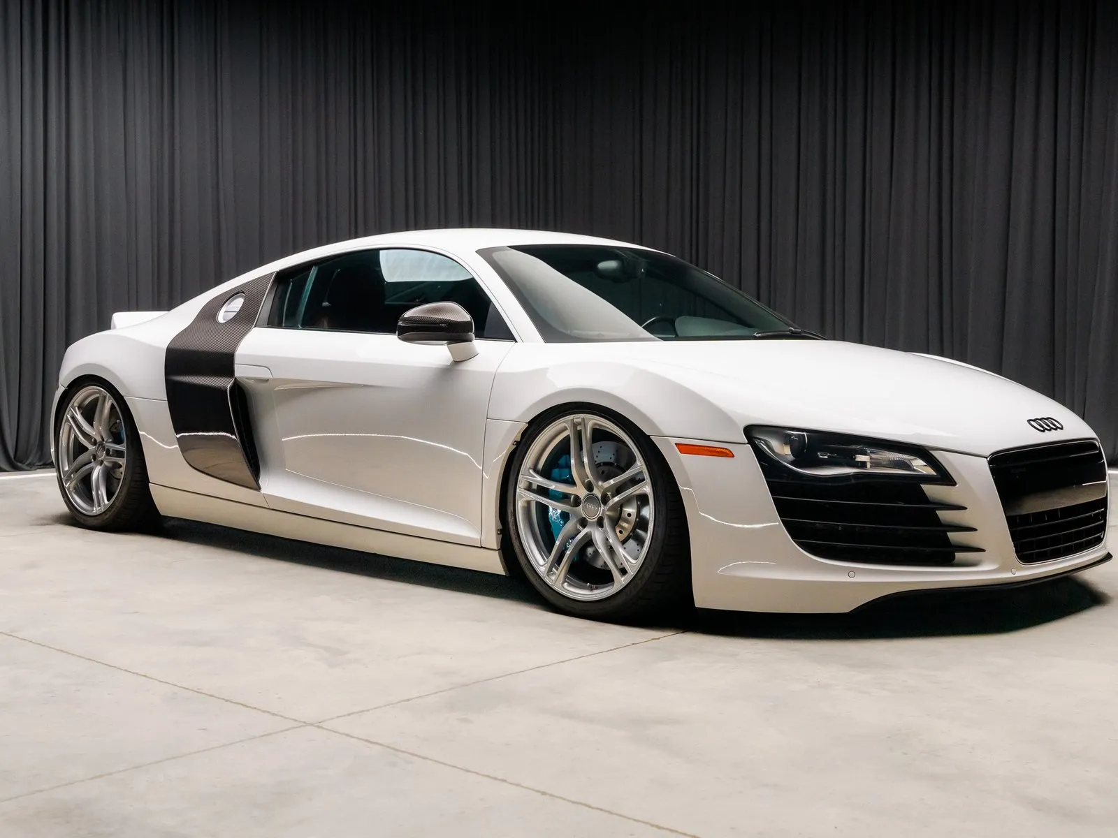 Photos of 2008 Audi R8 4.2 for sale in New Albany, IN at HyperCars
