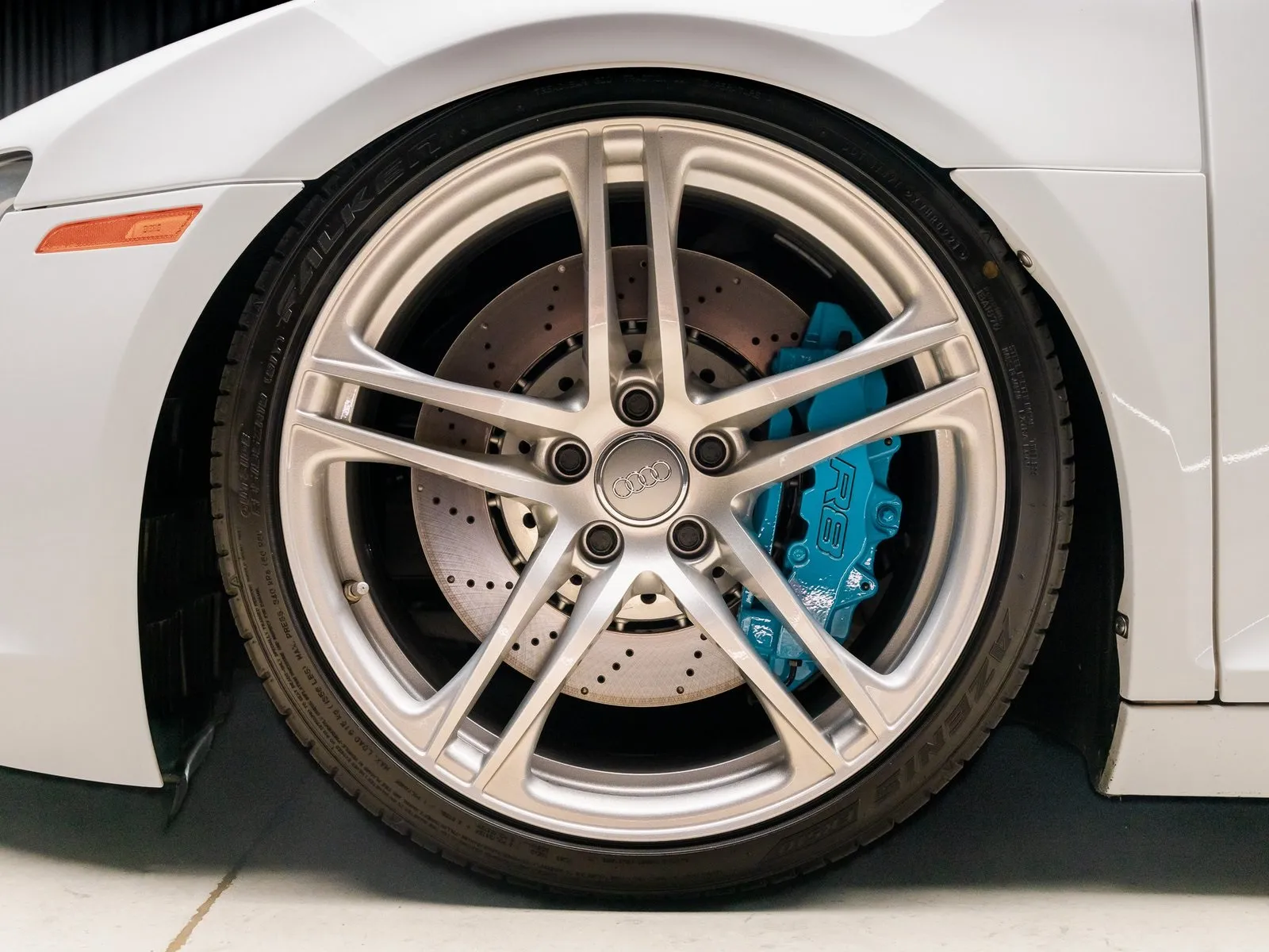 More photos of 2008 Audi R8 4.2 at HyperCars, IN