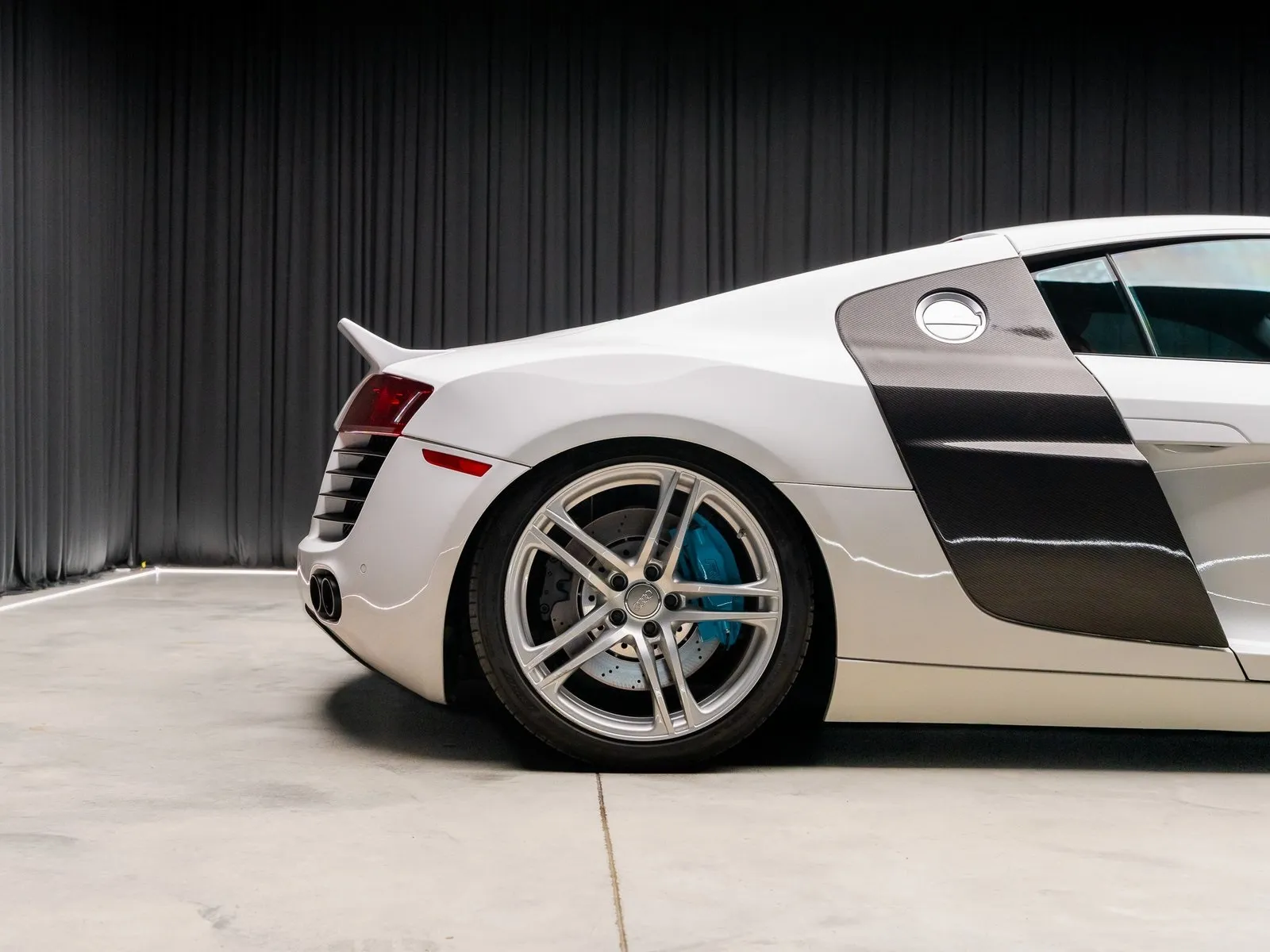 More photos of 2008 Audi R8 4.2 at HyperCars, IN