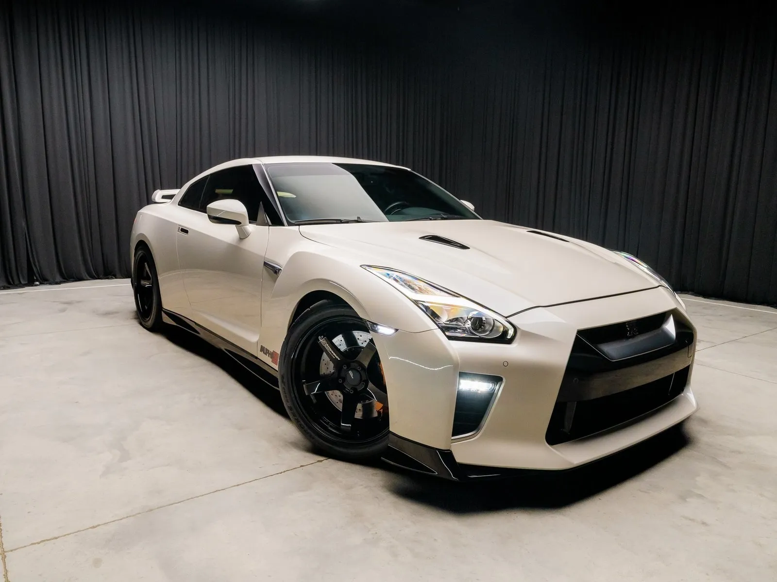White 2020 Nissan GT-R Premium for sale in New Albany, IN