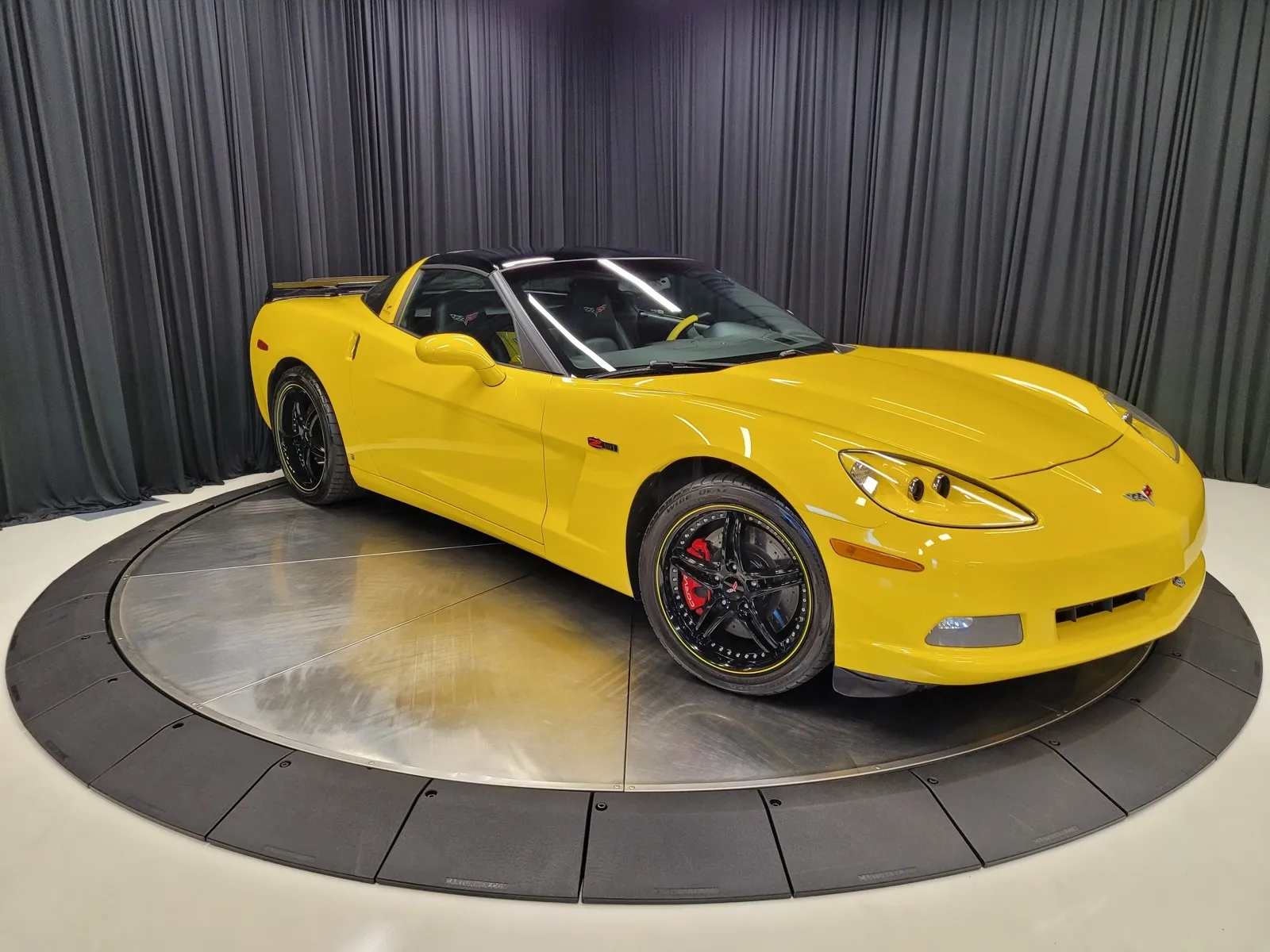 Photos of 2006 Chevrolet Corvette for sale in New Albany, IN at HyperCars