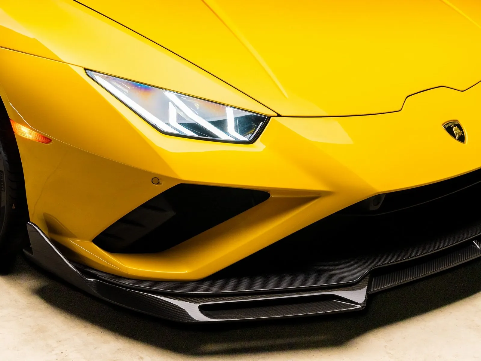 More photos of 2022 Lamborghini Huracan EVO at HyperCars, IN