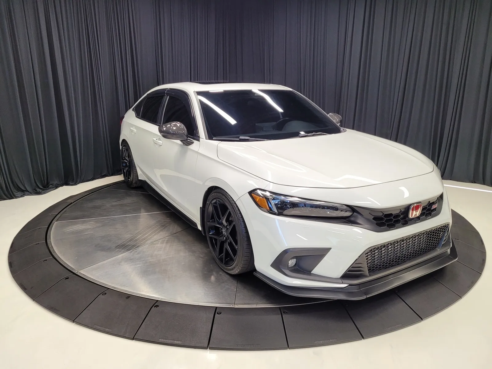 Photos of 2024 Honda Civic Si for sale in New Albany, IN at HyperCars