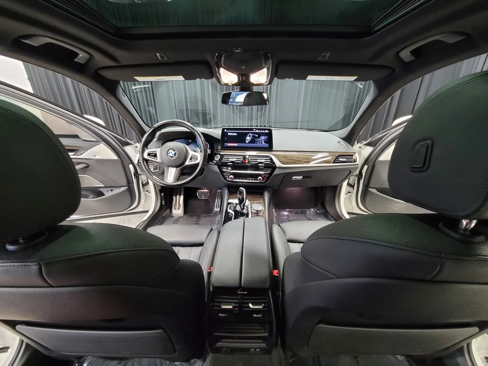 Photos of 2021 BMW 5 Series 540i for sale in New Albany, IN at HyperCars