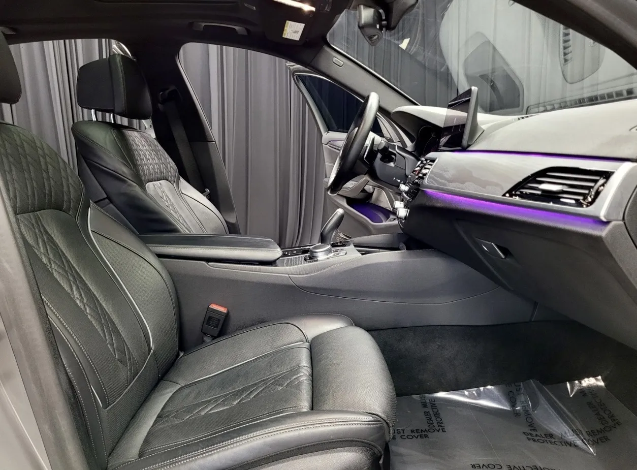 Photos of 2021 BMW 5 Series 540i for sale in New Albany, IN at HyperCars