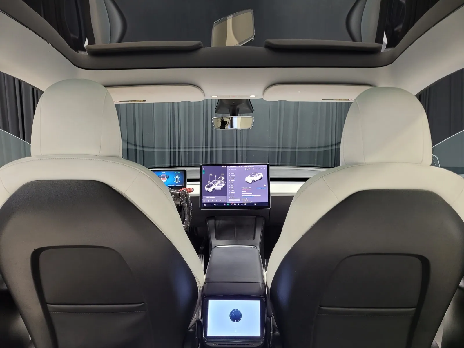 Photos of 2021 Tesla Model Y Performance for sale in New Albany, IN at HyperCars