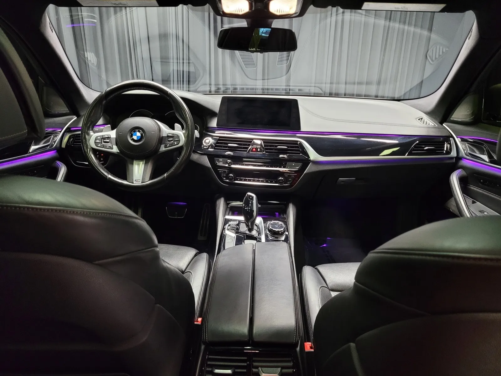 Photos of 2018 BMW 5 Series M550i xDrive for sale in New Albany, IN at HyperCars