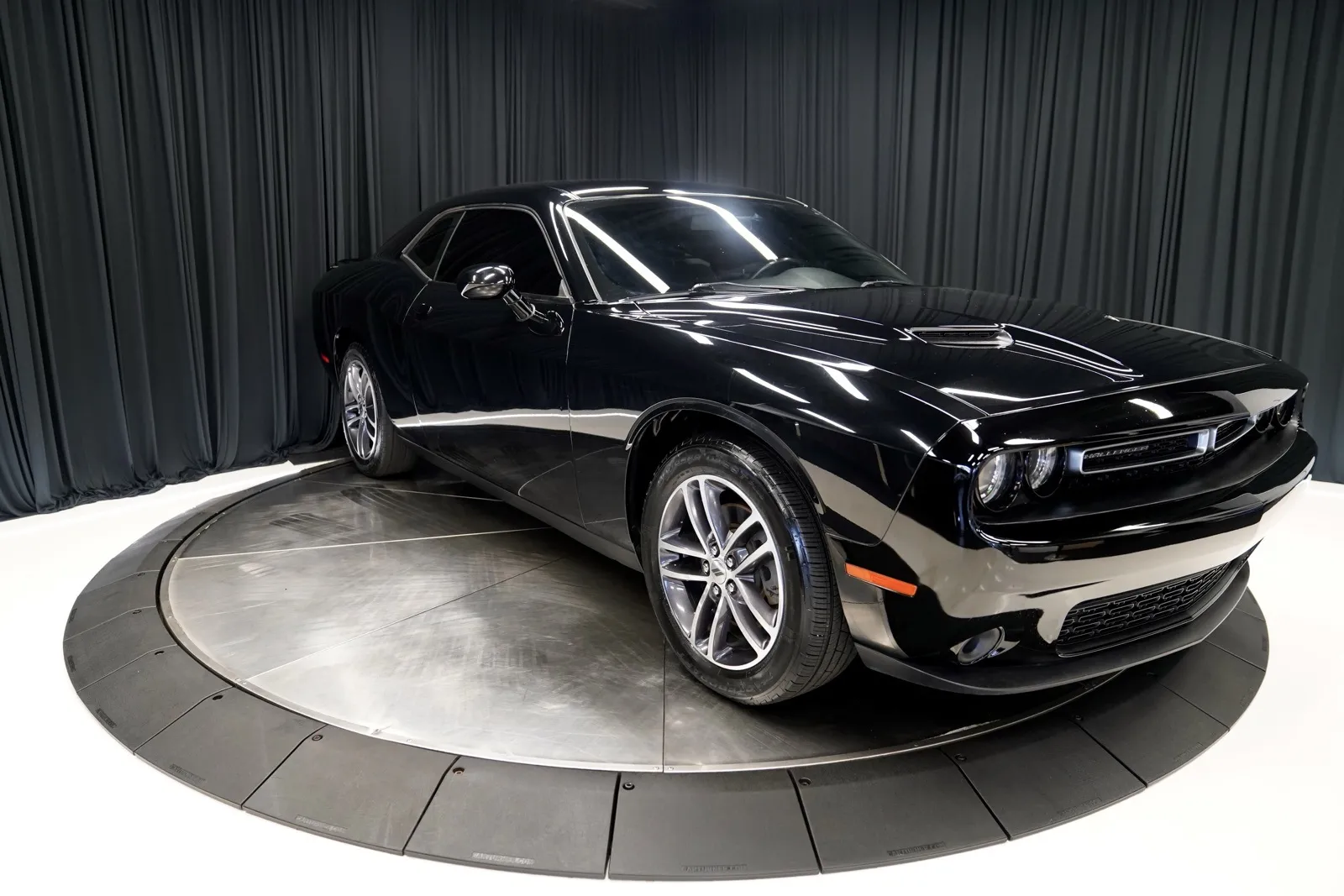 Another view of 2019 Dodge Challenger SXT for sale in New Albany, IN at HyperCars