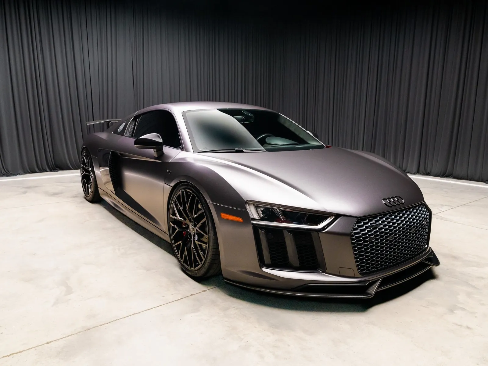 Photos of 2017 Audi R8 5.2 for sale in New Albany, IN at HyperCars