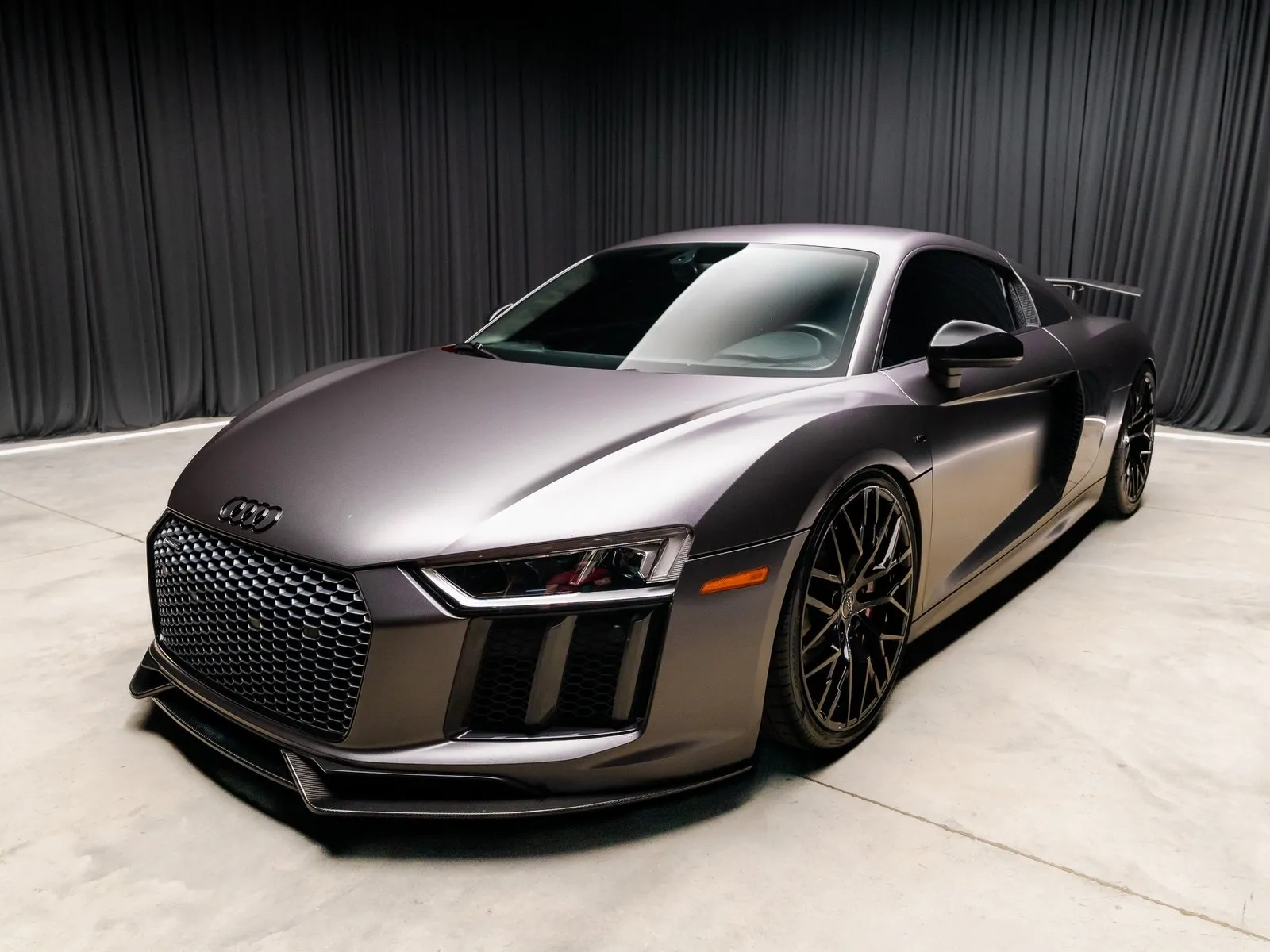 More photos of 2017 Audi R8 5.2 at HyperCars, IN