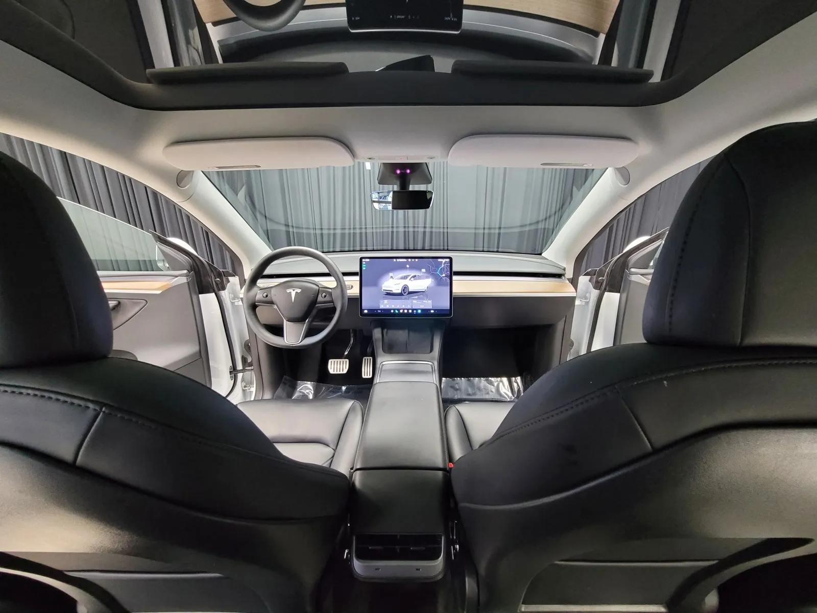 Photos of 2023 Tesla Model Y Performance for sale in New Albany, IN at HyperCars