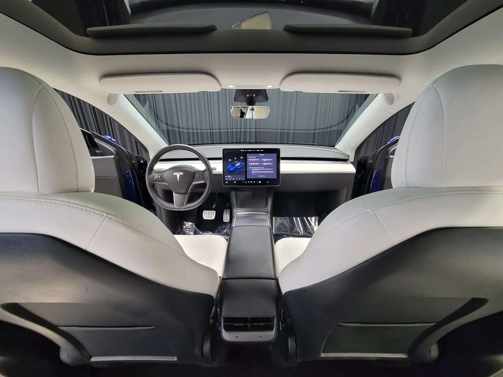 Photos of 2022 Tesla Model Y Performance for sale in New Albany, IN at HyperCars