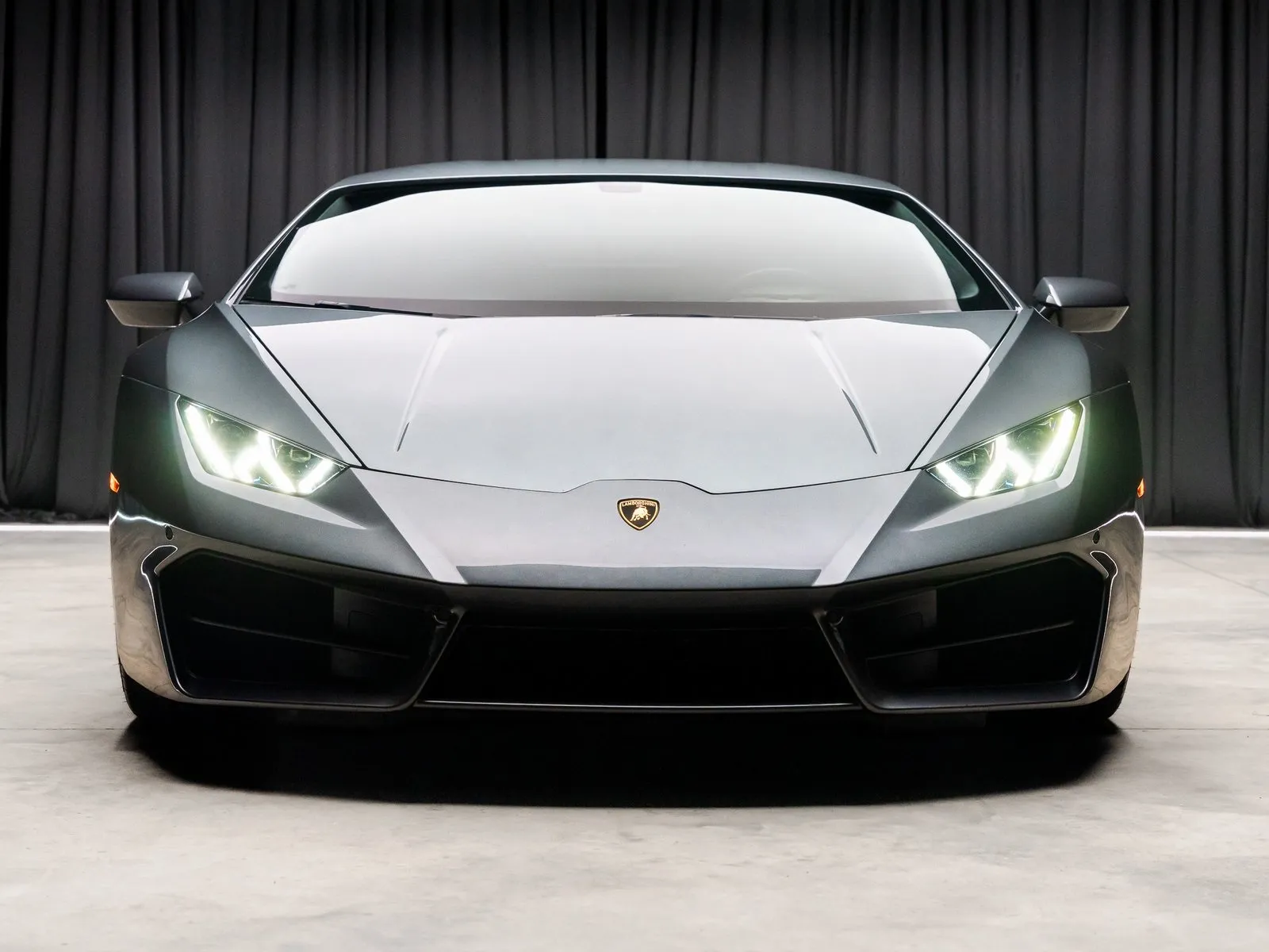 Photos of 2018 Lamborghini Huracan LP580-2 for sale in New Albany, IN at HyperCars