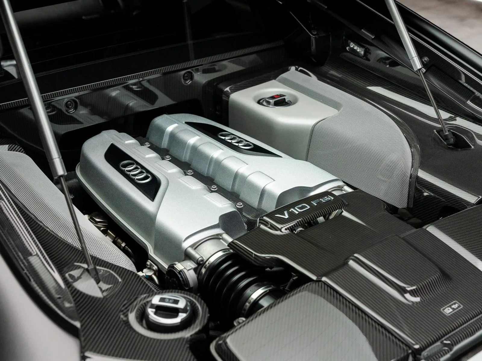 More photos of 2014 Audi R8 5.2 at HyperCars, IN