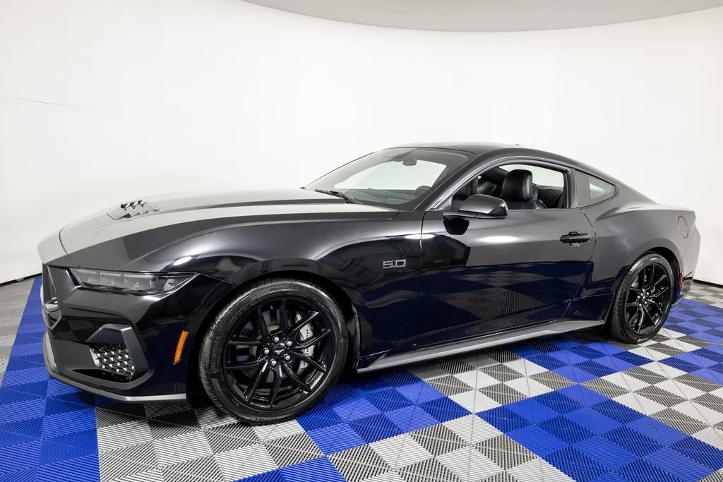 2024 Ford Mustang GT Premium's photo