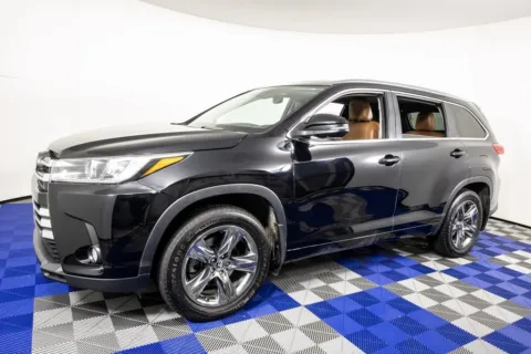 Black 2017 Toyota Highlander Limited Platinum for sale in Austin, TX