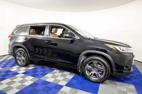 Photos of 2017 Toyota Highlander Limited Platinum for sale in Austin, TX at Apple Sport Imports