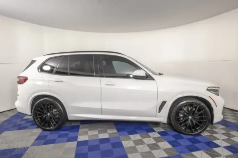 More photos of 2022 BMW X5 xDrive40i at Apple Sport Imports, TX