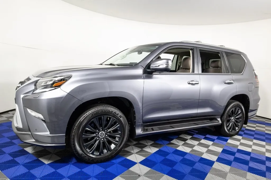 2023 Lexus GX LUXURY's photo