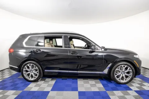 More photos of 2022 BMW X7 xDrive40i at Apple Sport Imports, TX