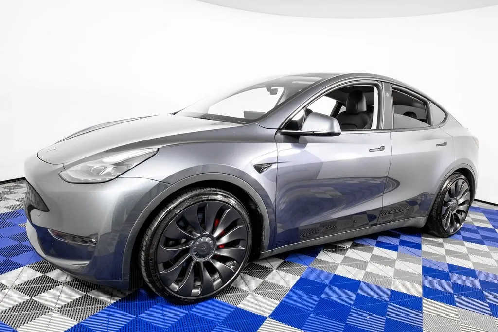 2023 Tesla Model Y Performance's photo