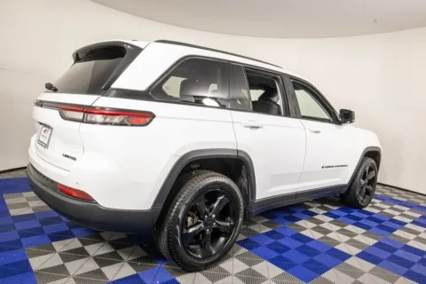 More photos of 2023 Jeep Grand Cherokee Limited at Apple Sport Imports, TX