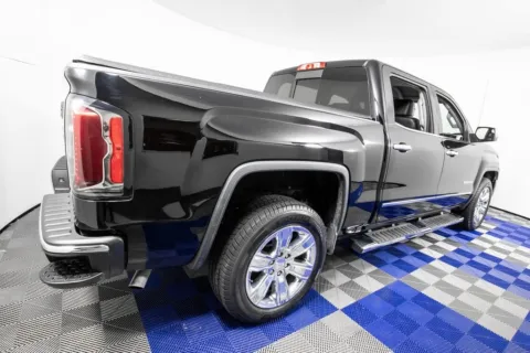 More photos of 2017 GMC Sierra 1500 SLT at Apple Sport Imports, TX