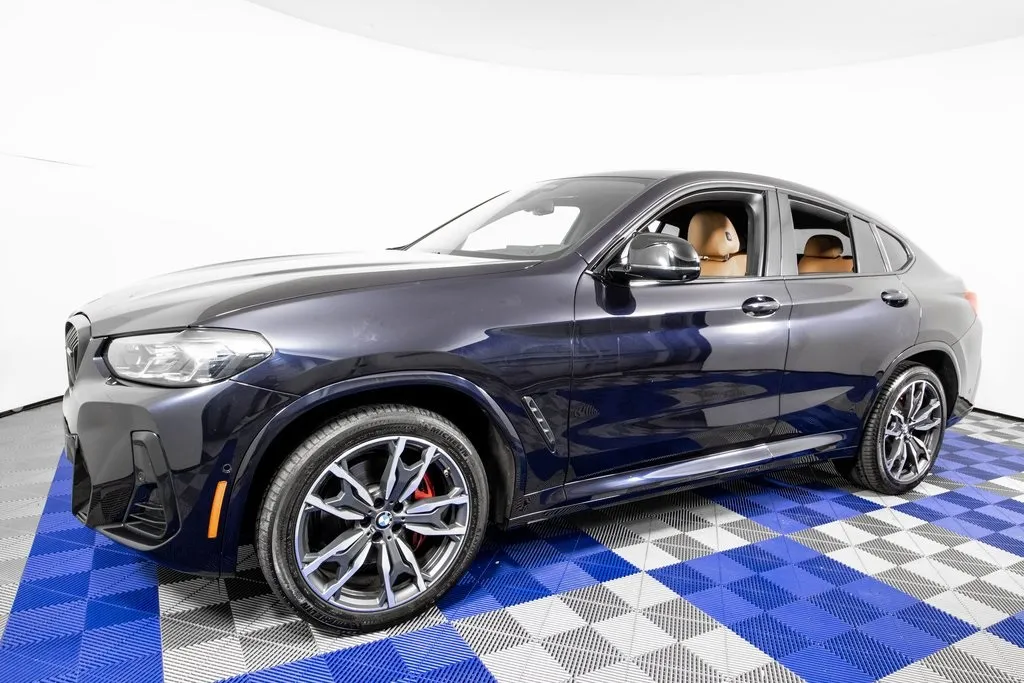 2023 BMW X4 M40i's photo