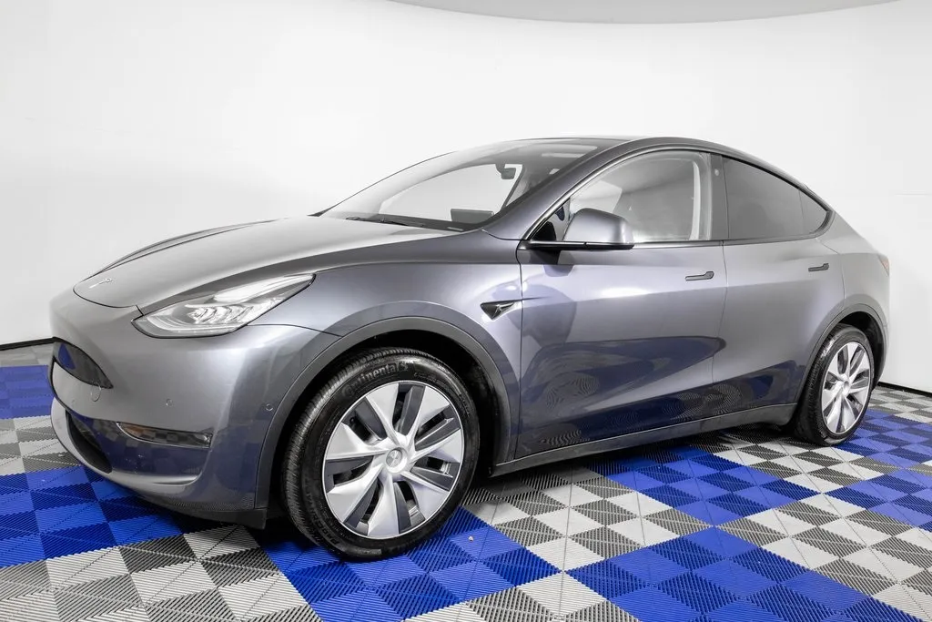 2022 Tesla Model Y Long Range's photo