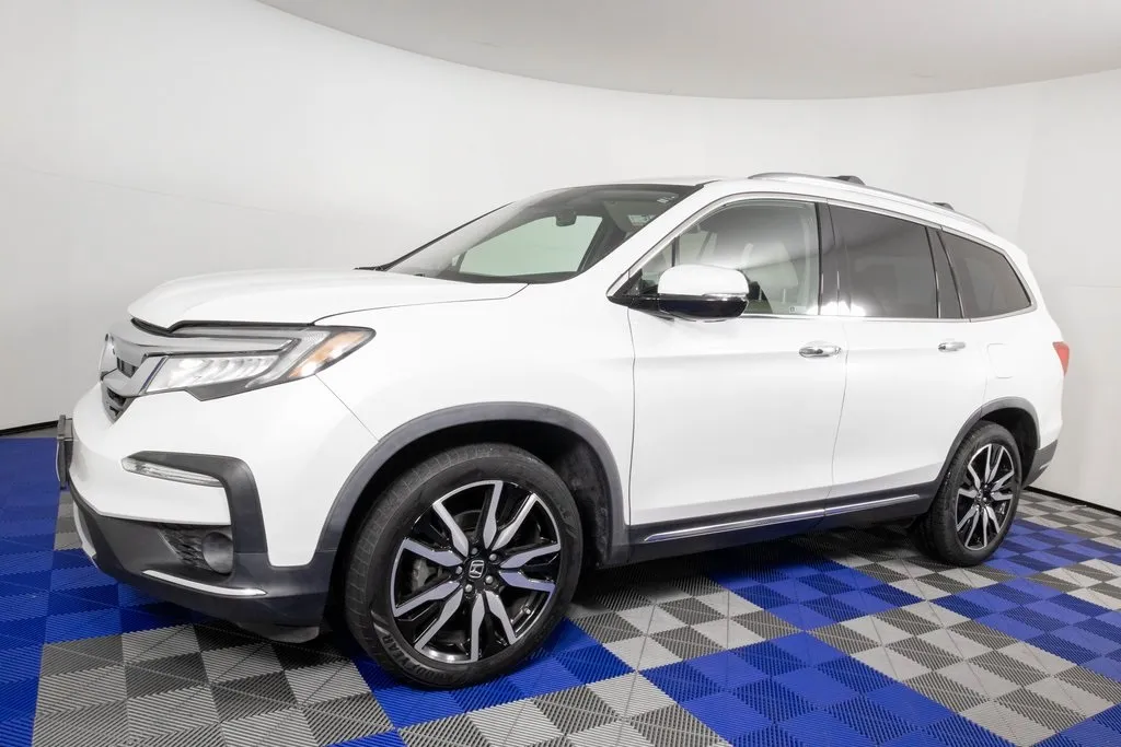 White 2020 Honda Pilot Touring for sale in Austin, TX