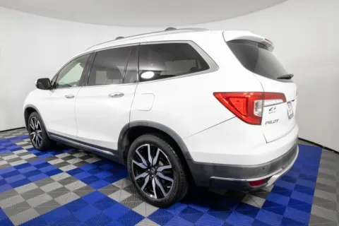 More photos of 2020 Honda Pilot Touring at Apple Sport Imports, TX