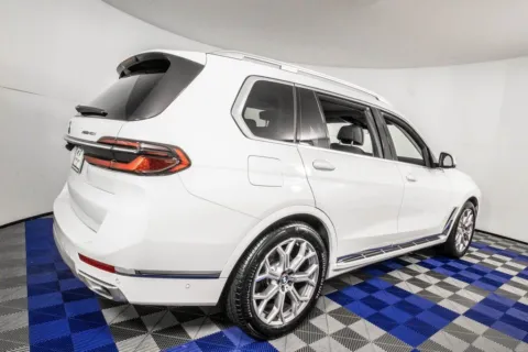 More photos of 2025 BMW X7 xDrive40i at Apple Sport Imports, TX