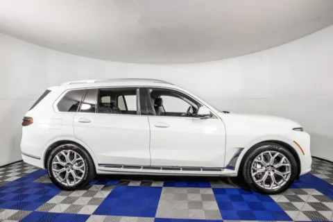 More photos of 2025 BMW X7 xDrive40i at Apple Sport Imports, TX