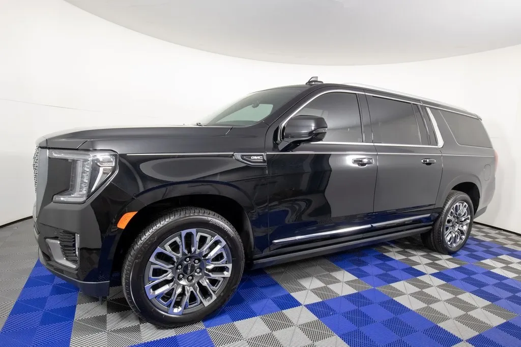 Black 2024 GMC Yukon XL Denali Ultimate for sale in Austin, TX