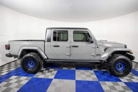More photos of 2023 Jeep Gladiator Sport S at Apple Sport Imports, TX