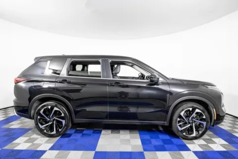 More photos of 2024 Mitsubishi Outlander SE at Apple Sport Imports, TX