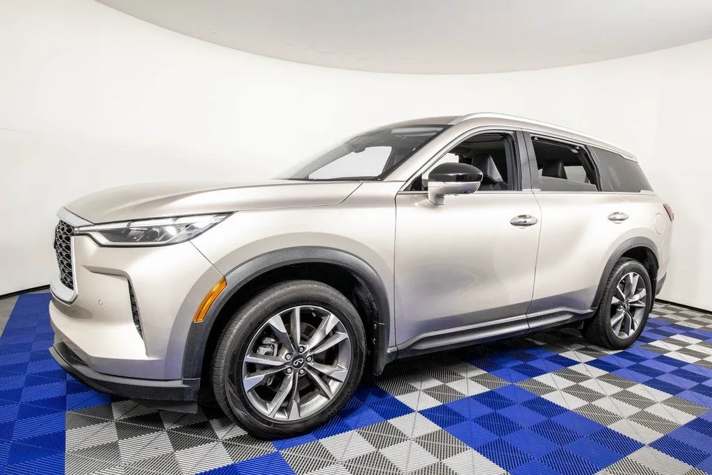 Silver 2023 INFINITI QX60 LUXE for sale in Austin, TX