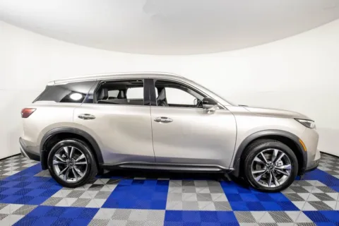 More photos of 2023 INFINITI QX60 LUXE at Apple Sport Imports, TX