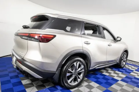 More photos of 2023 INFINITI QX60 LUXE at Apple Sport Imports, TX