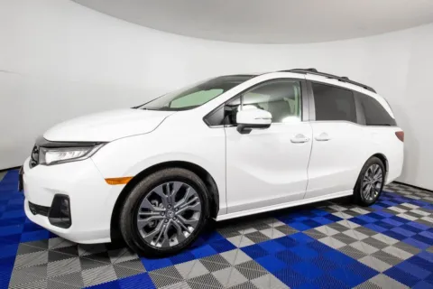 White 2025 Honda Odyssey Touring for sale in Austin, TX