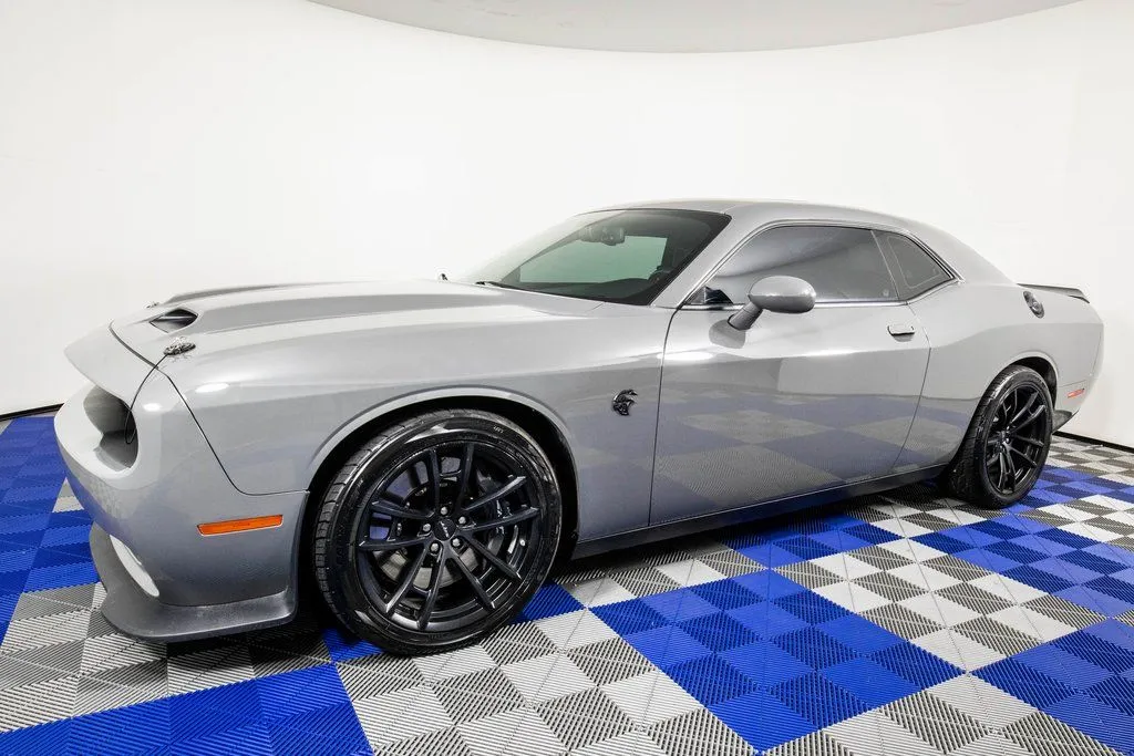 2023 Dodge Challenger SRT