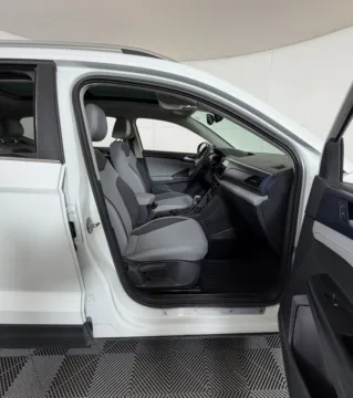 More photos of 2024 Volkswagen Taos 1.5T SE at Apple Sport Imports, TX