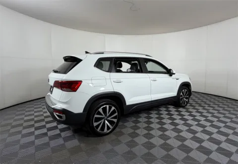 More photos of 2024 Volkswagen Taos 1.5T SE at Apple Sport Imports, TX