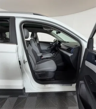 More photos of 2024 Volkswagen Taos 1.5T SE at Apple Sport Imports, TX