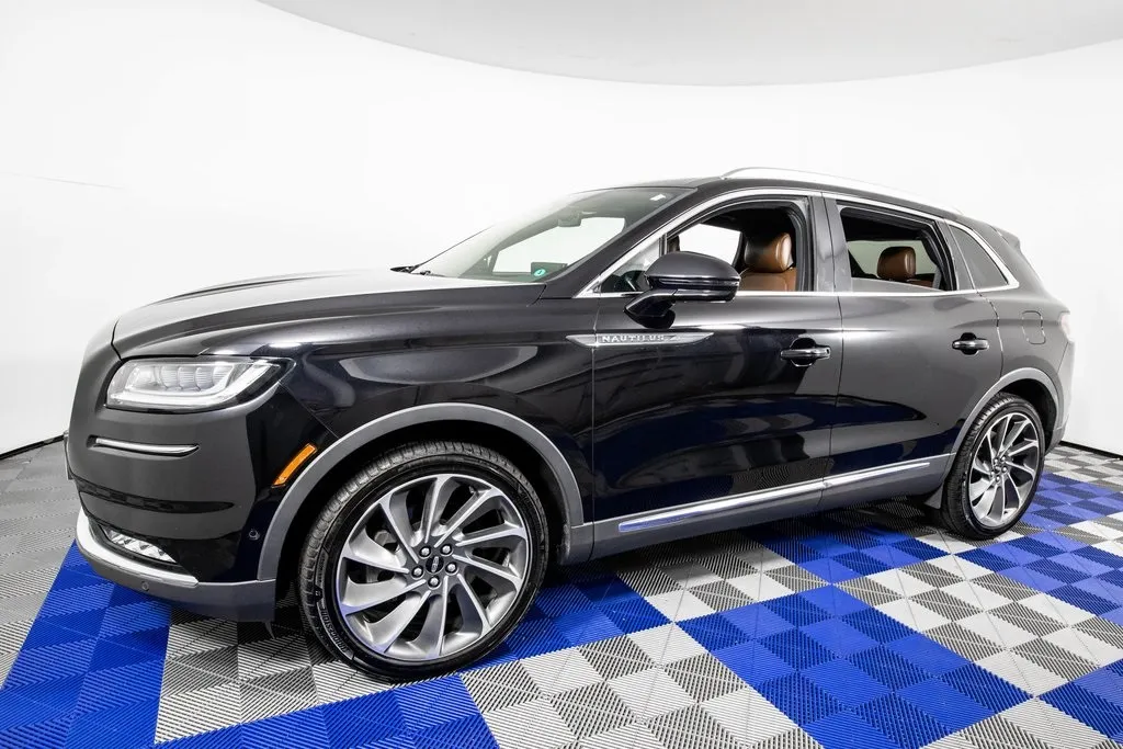 Black 2022 Lincoln Nautilus Reserve for sale in Austin, TX
