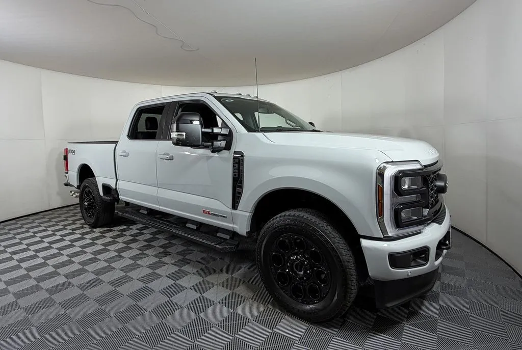 2026 Ford F-350 Lariat 4x4 Crew Cab 6-3/4' Box SRW's photo