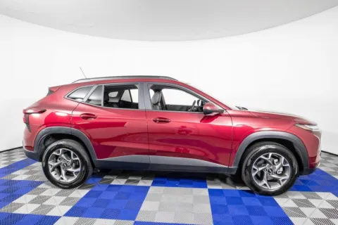 More photos of 2025 Chevrolet Trax LT at Apple Sport Imports, TX